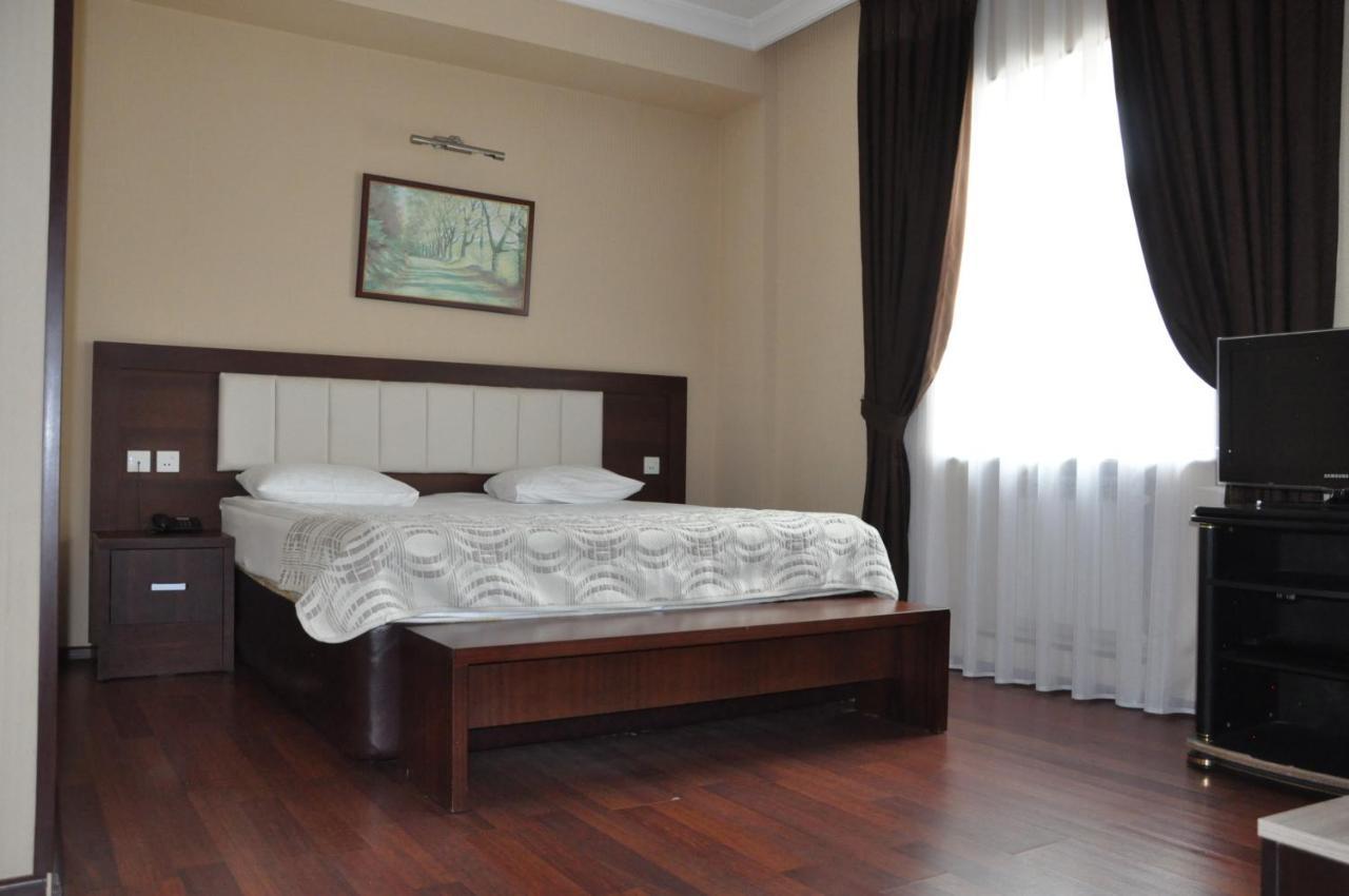 Vilesh Palace Hotel Masally Bagian luar foto